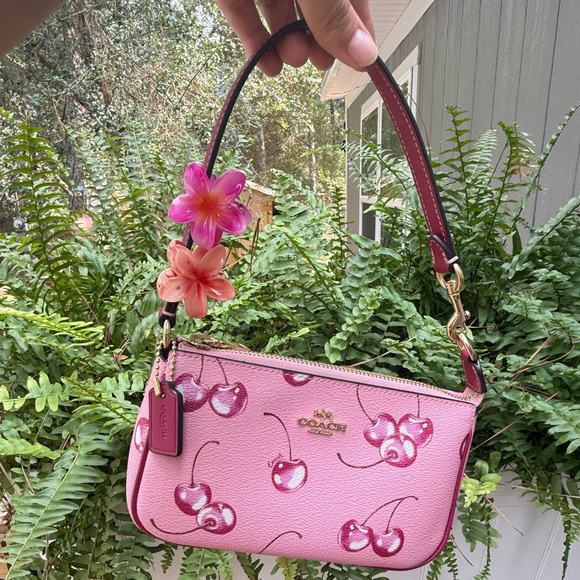 COACH CR827 Nolita 19
With Cherry Print - Picture 1 of 12